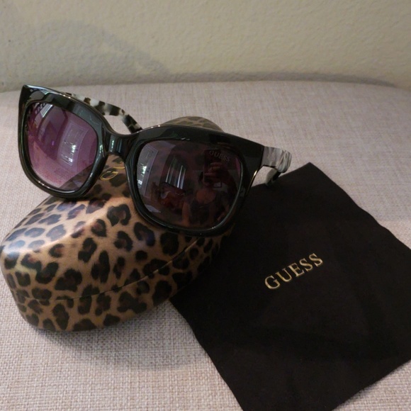 Authentic Guess sunglasses - Picture 4 of 4